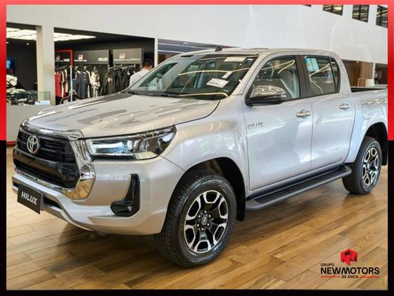 TOYOTA HILUX 2.8 D-4D TURBO DIESEL CD SRV 4X4 AUTOMÁTICO TOYOTA HILUX 2.8 D-4D TURBO DIESEL CD SRV 4X4 AUTOMÁTICO